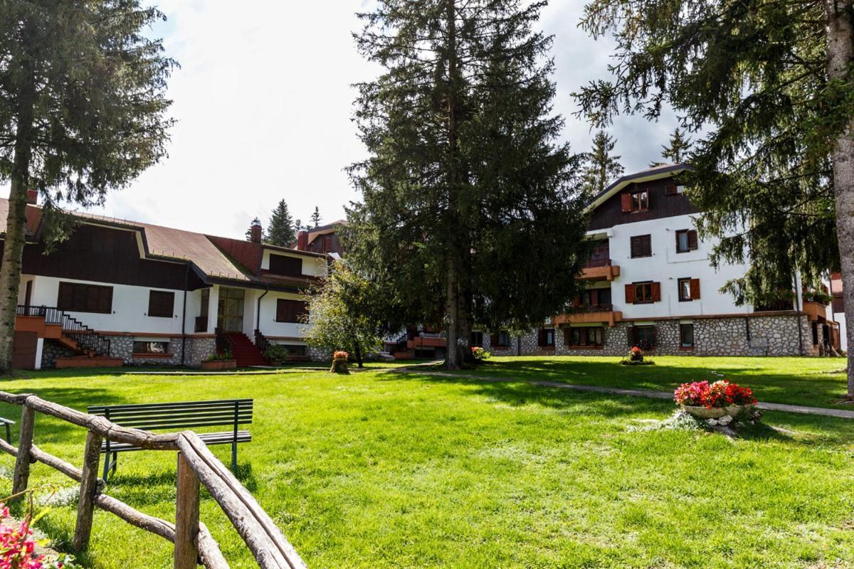 Residence Dei Medici-La Casa Nel Parco Pescasseroli Exterior foto